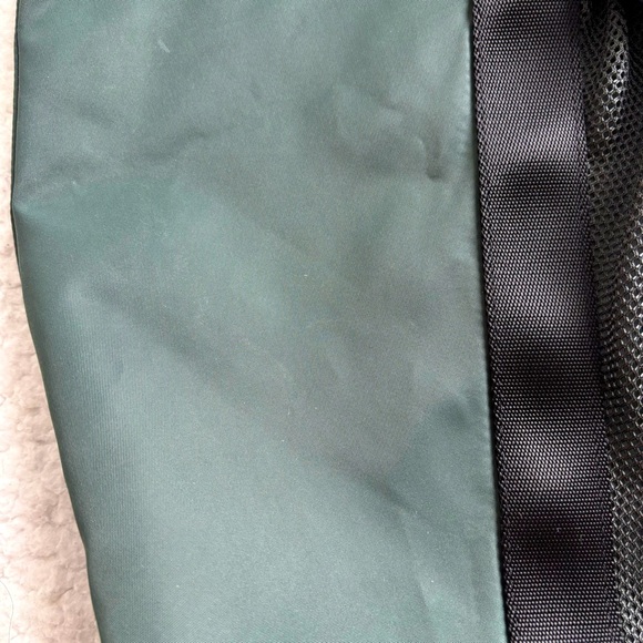 BLACK FRIDAY SALE!  Lululemon Take It On Tote Bag 24L Smoked Spruce Neo Mint - Picture 9 of 16